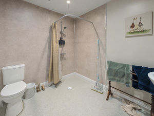 Photo 21- click for photo gallery
